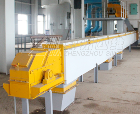 Embedded scraping conveyor